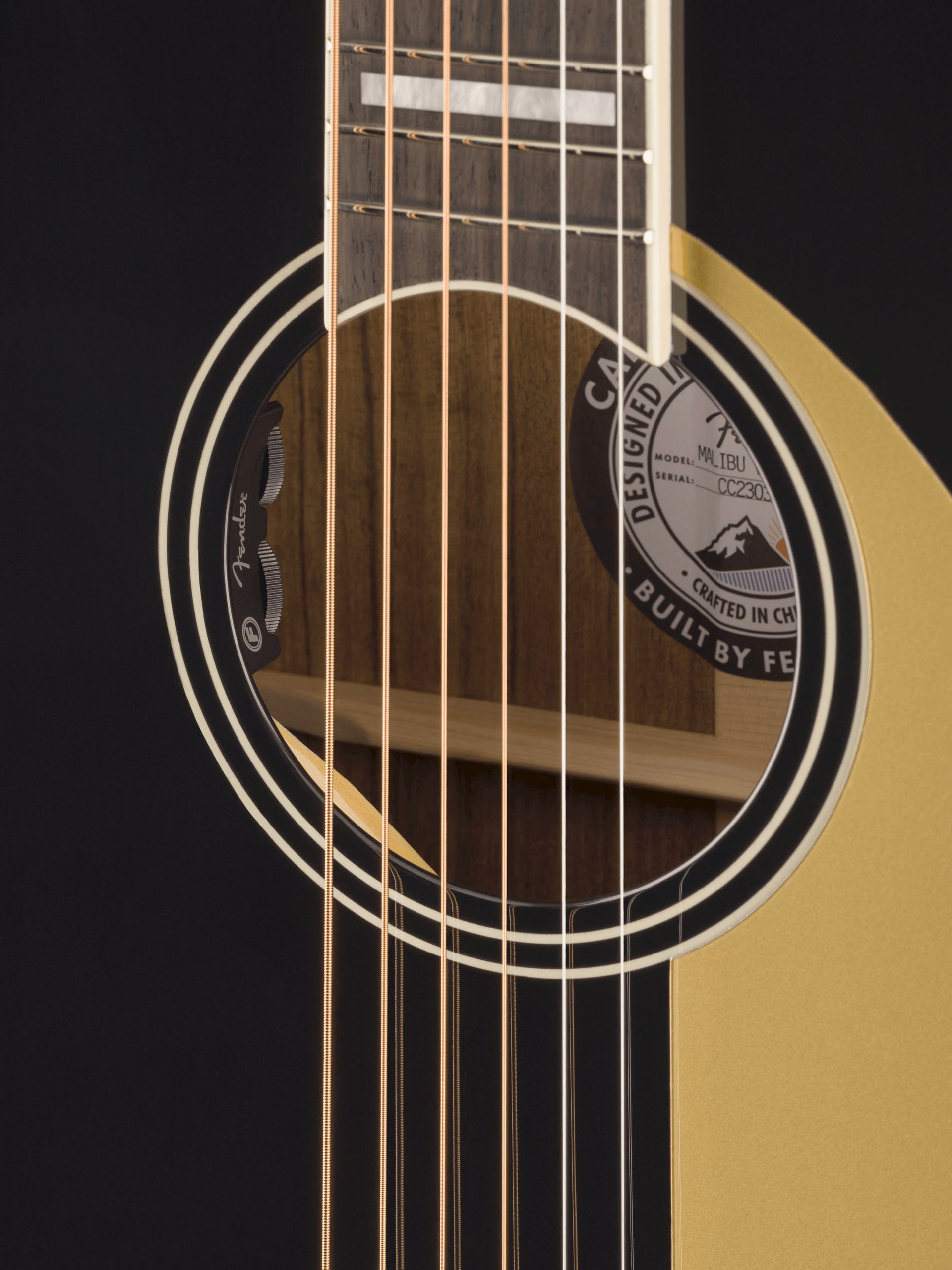 FENDER California Vintage Malibu™, Ovangkol Fingerboard, Gold Pickguard, Black