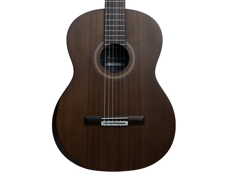 ALVARO MAESTRO MC-A08 Student Line 4/4 Konzertgitarre, Armrest, massive Zederndecke, satin finish